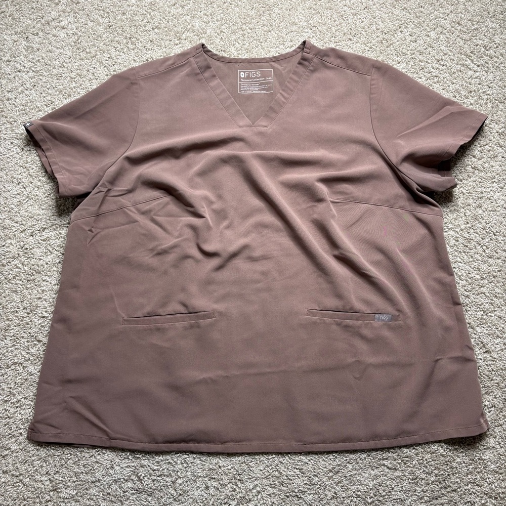 FIGS Casma Three Pocket Scrub Top